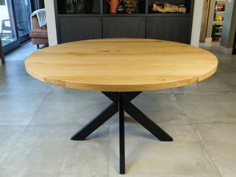 Eettafel rond rustiek eiken